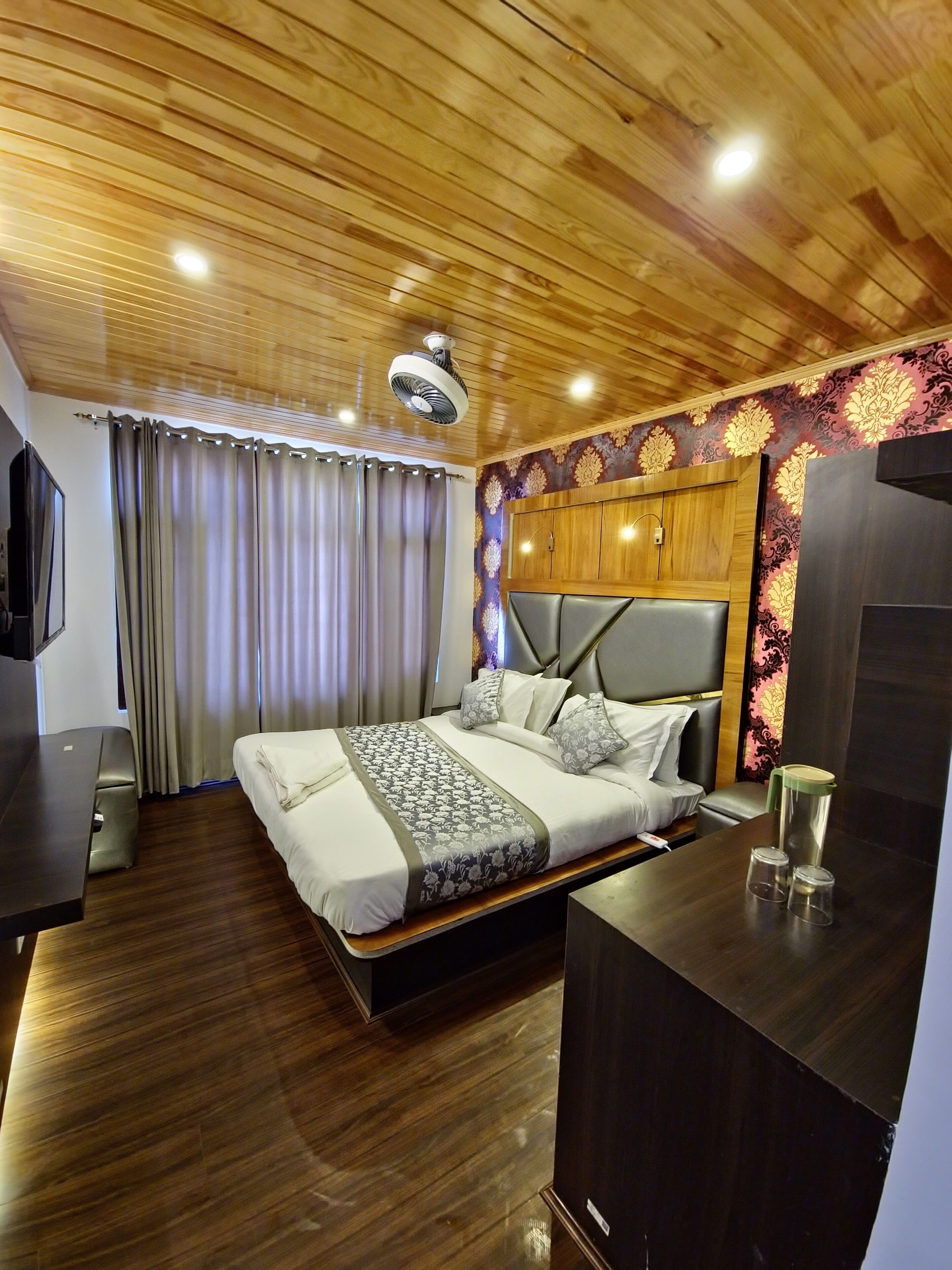Seven Hills Hotel