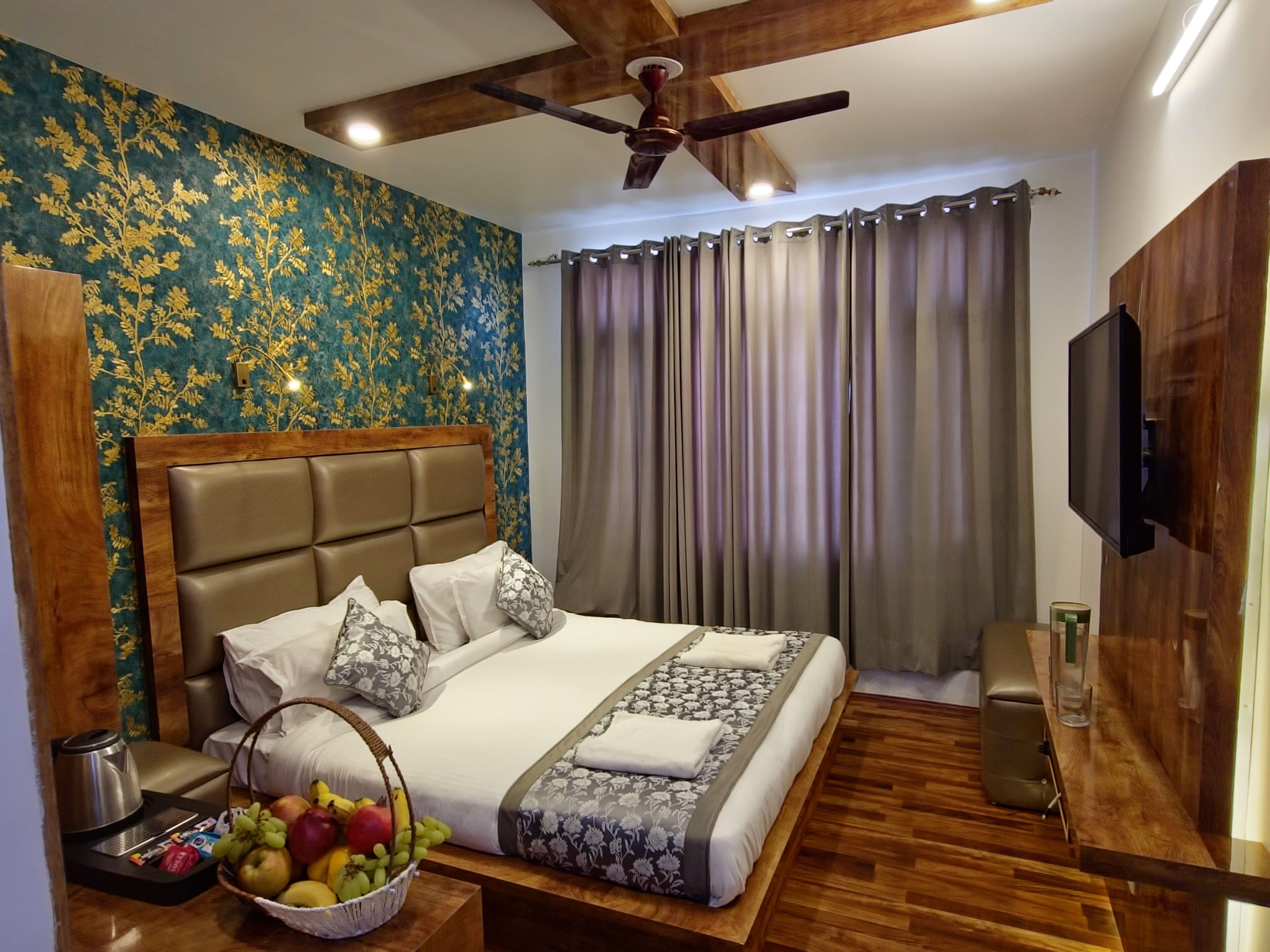 Seven Hills Hotel