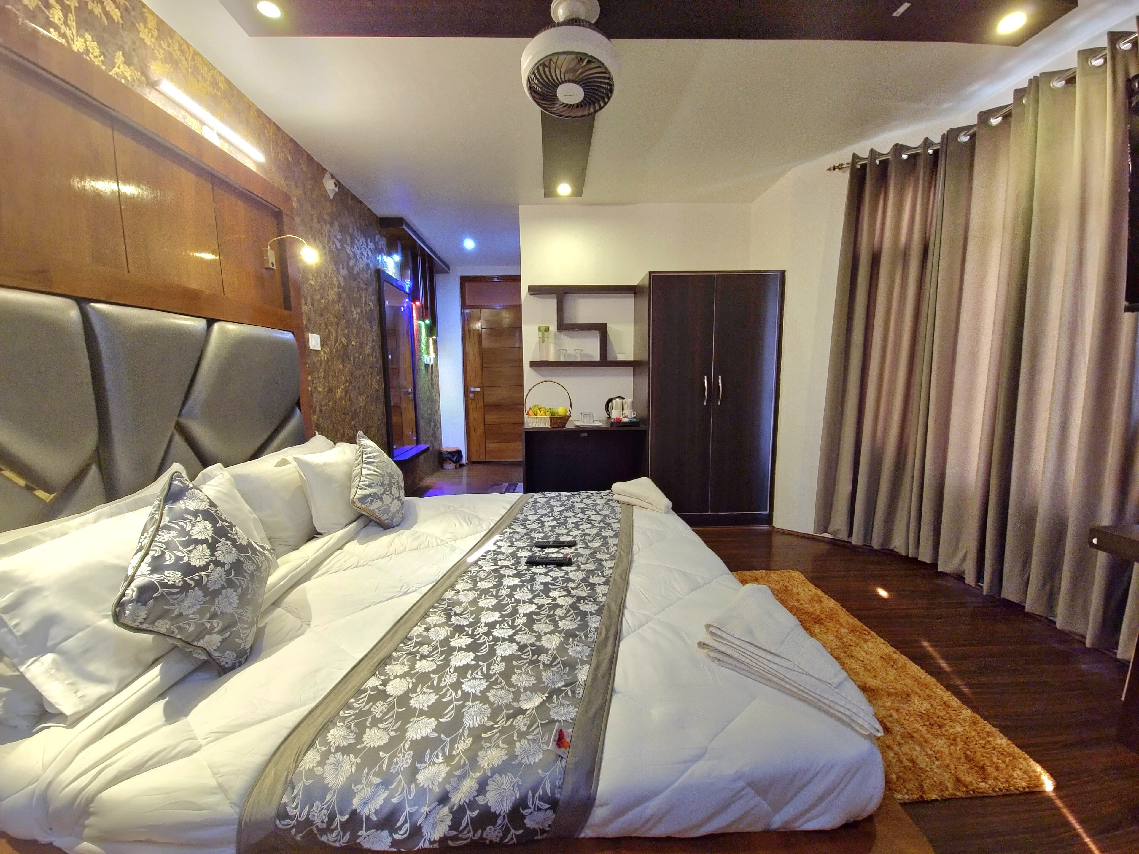 Seven Hills Hotel