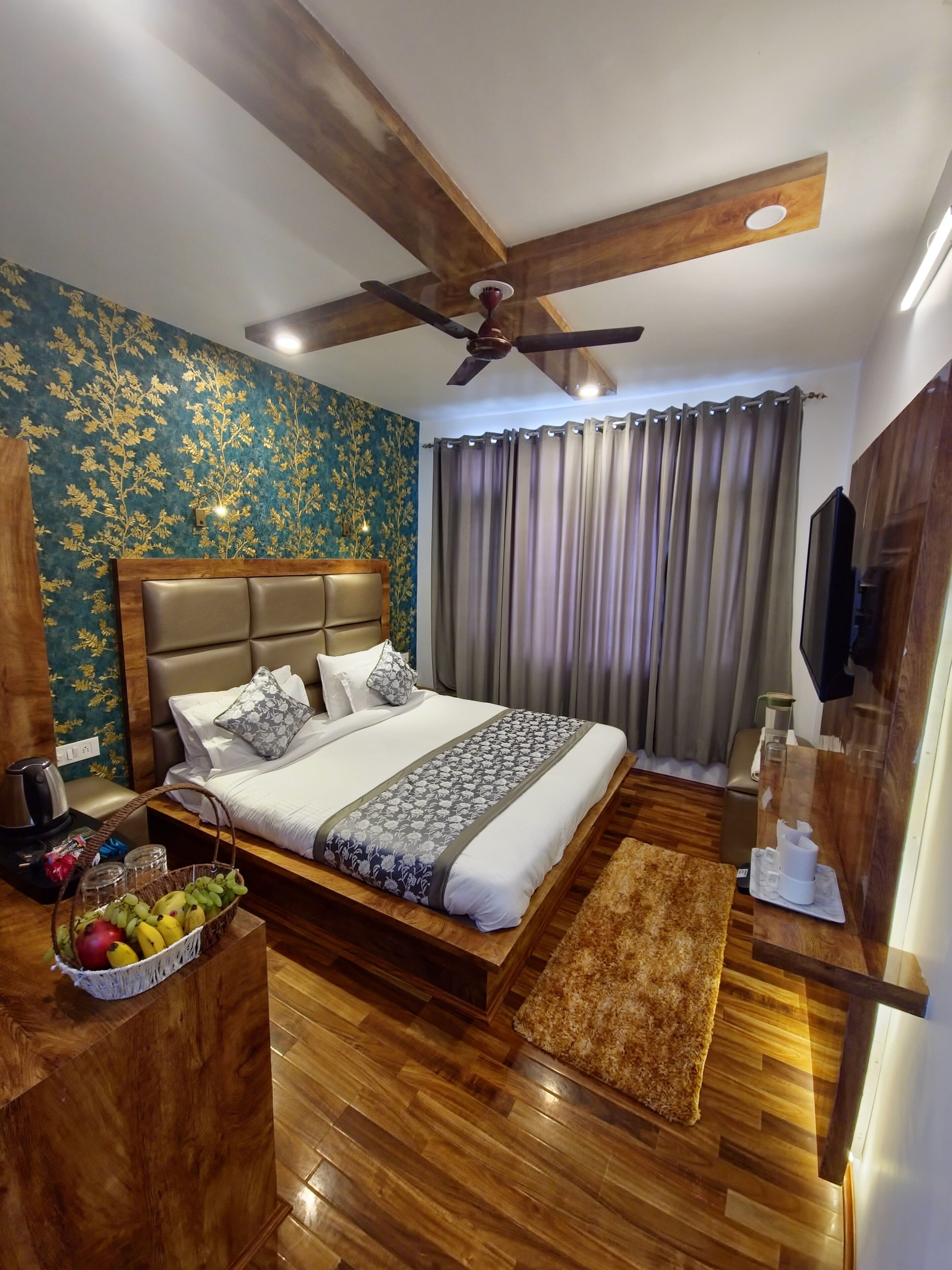 Seven Hills Hotel