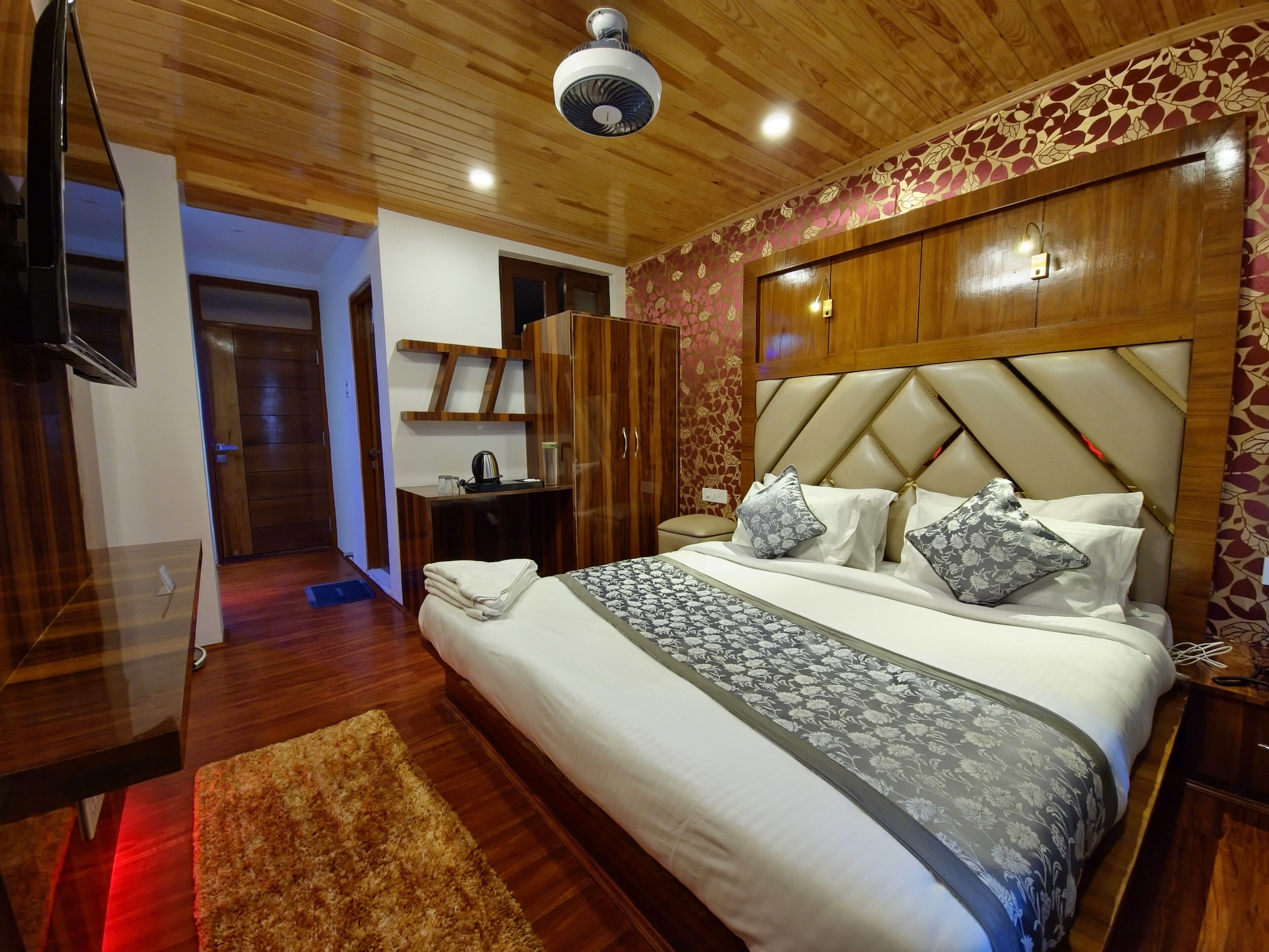 Seven Hills Hotel