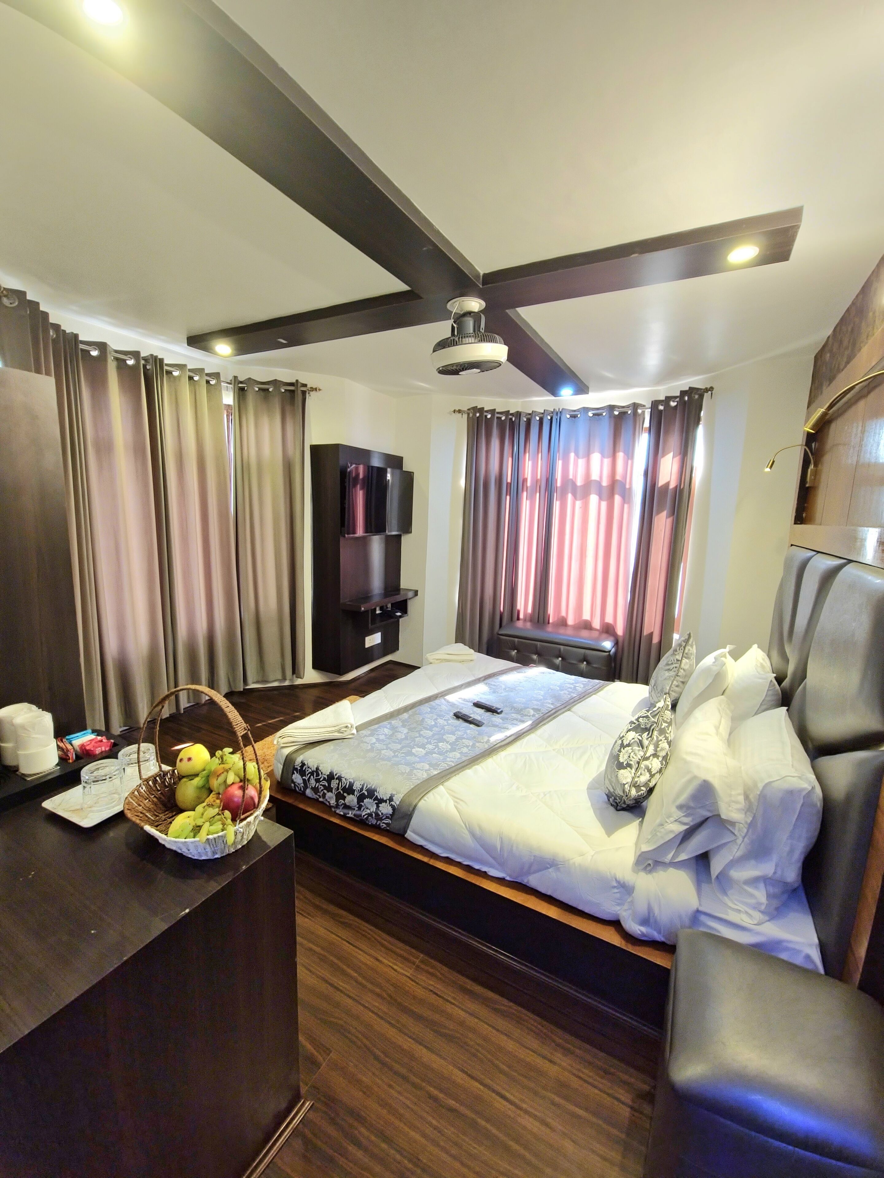 Seven Hills Hotel