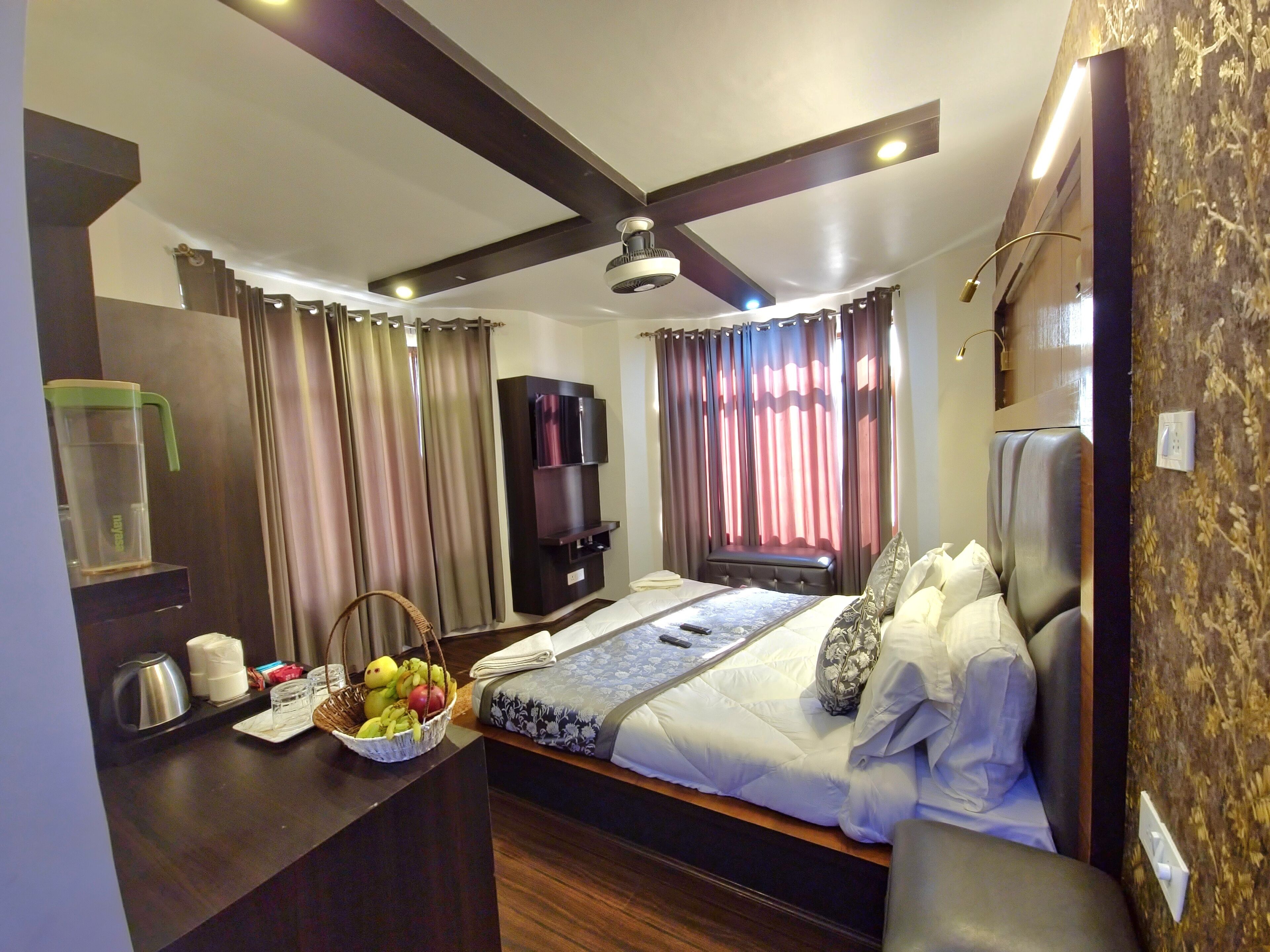 Seven Hills Hotel