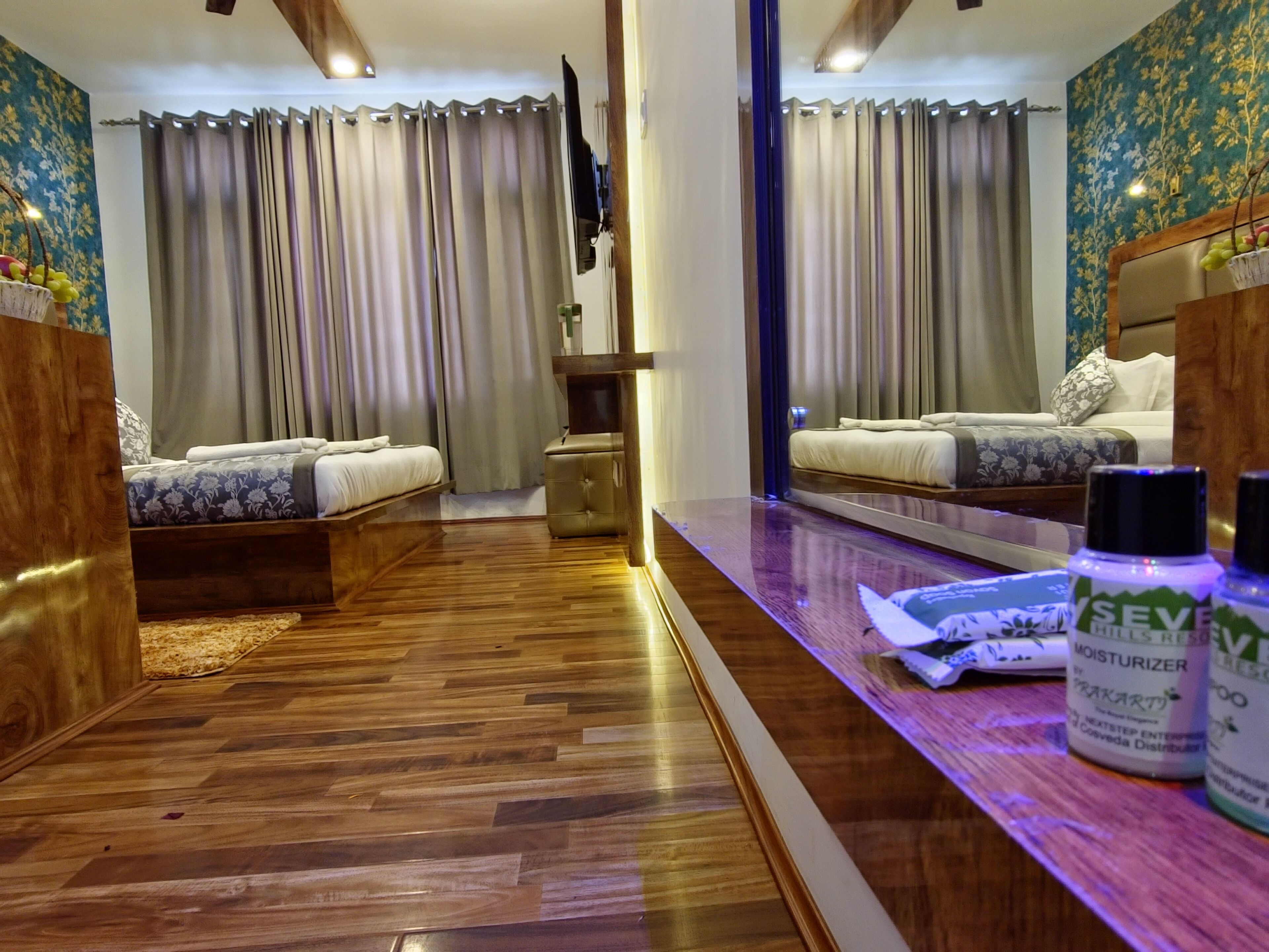 Seven Hills Hotel