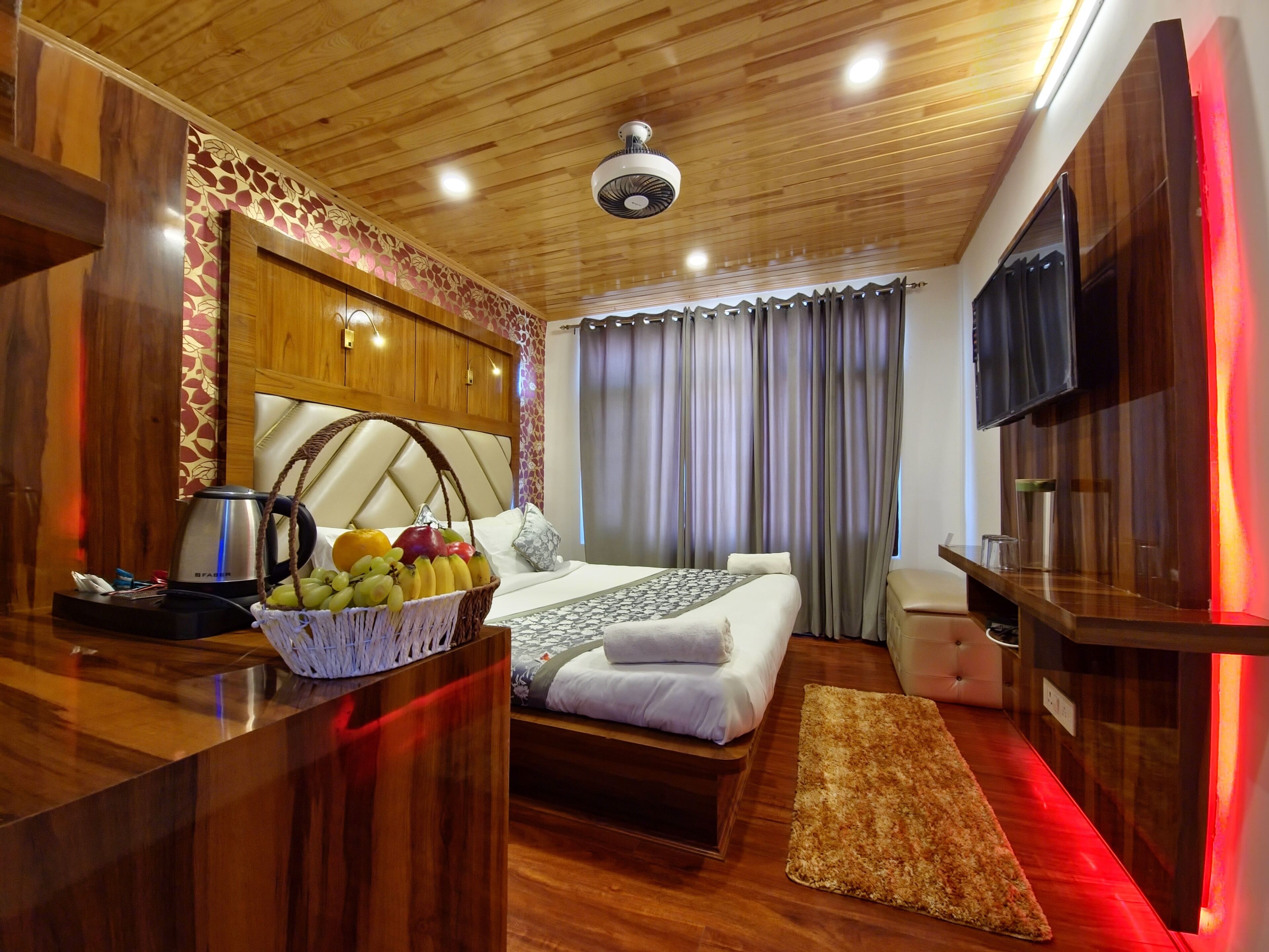 Seven Hills Hotel