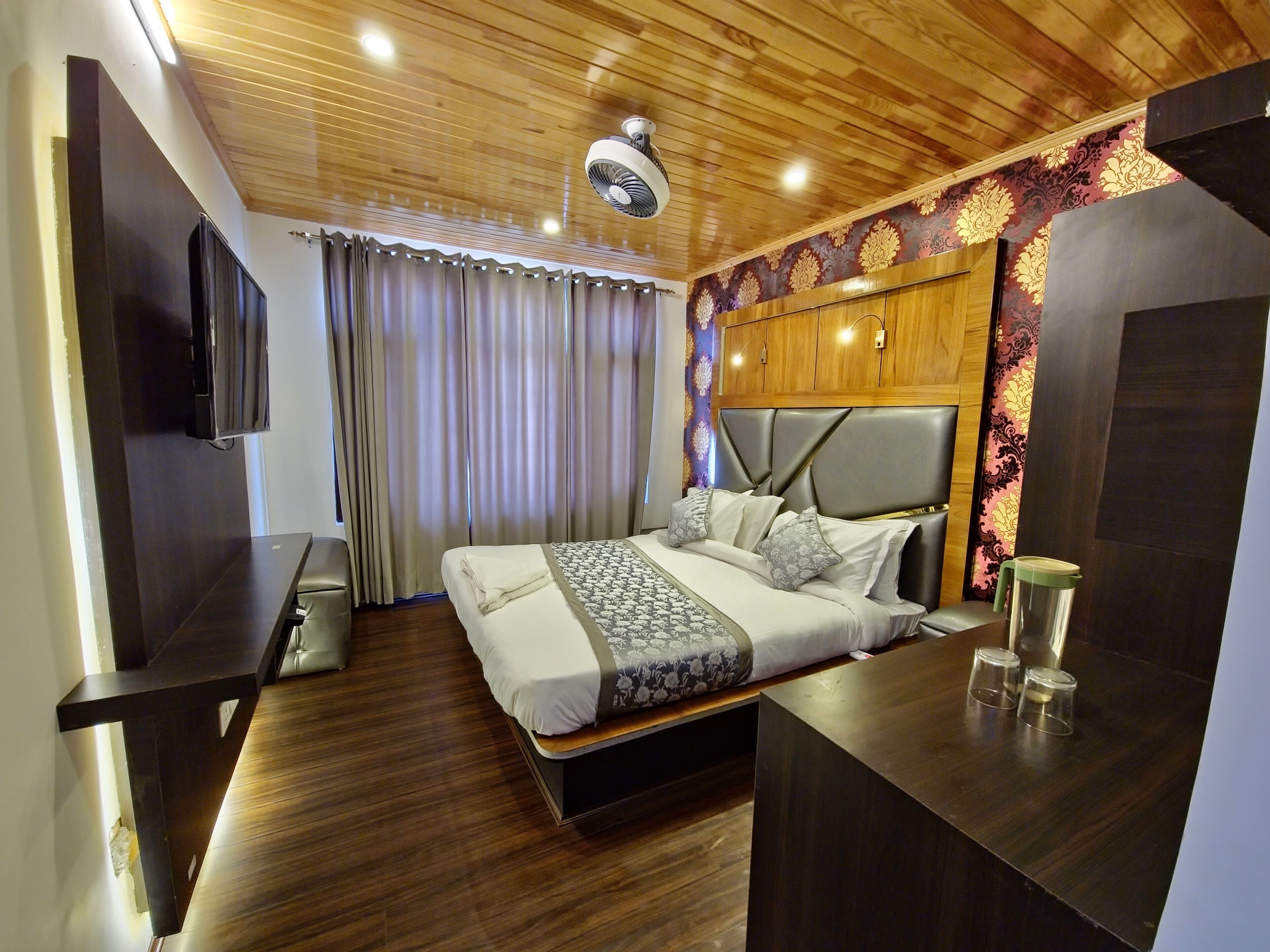 Seven Hills Hotel