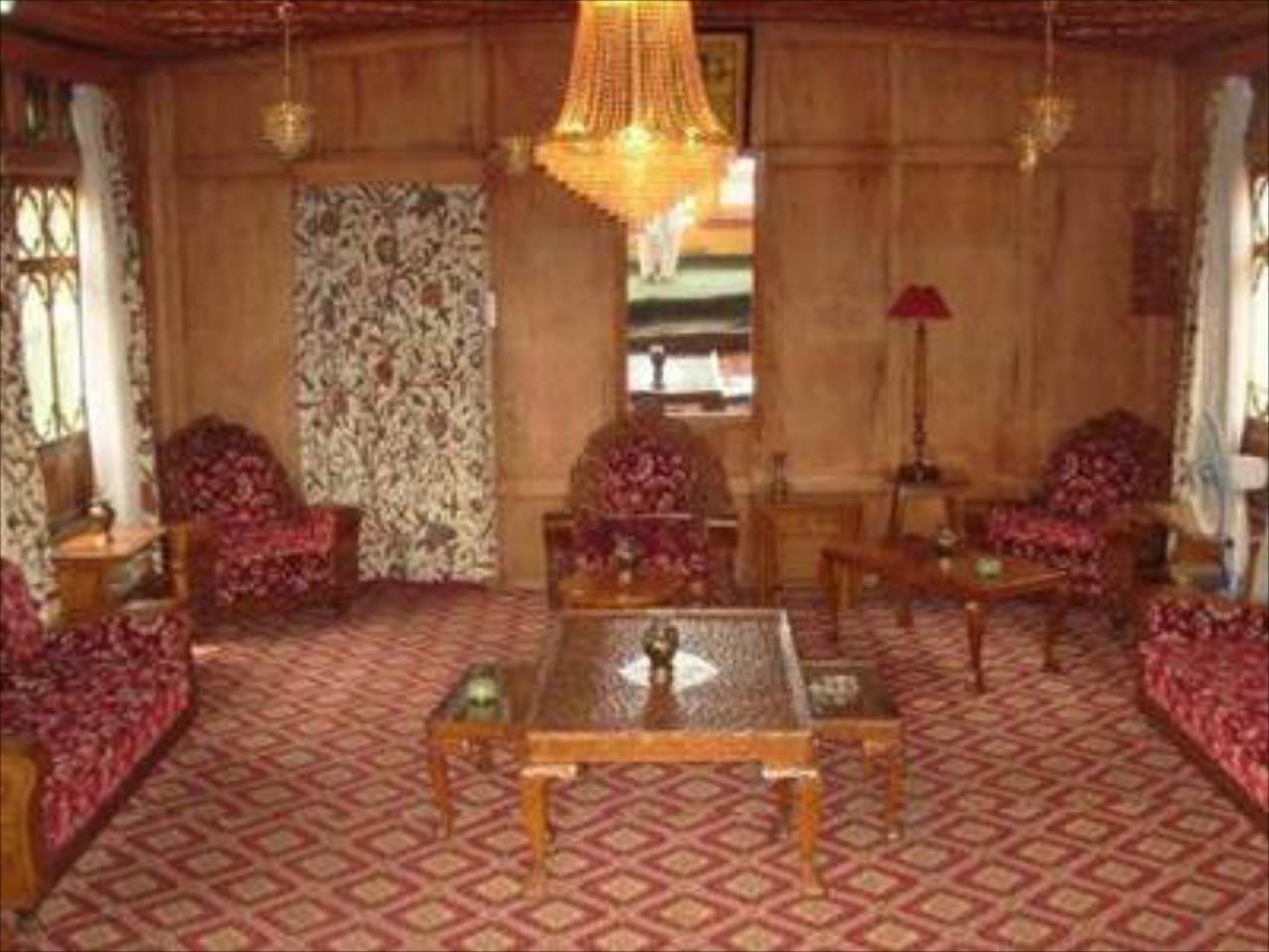 Sikandra Palace Group of Houseboats