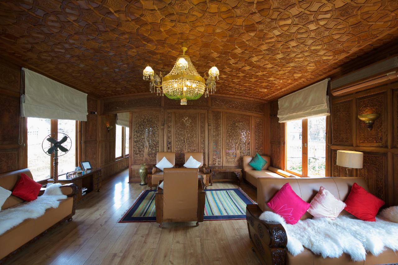 Sukoon Houseboat