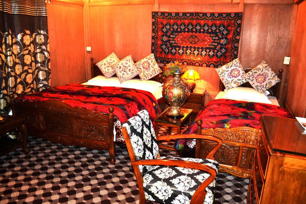 Swan Group Of Houseboats