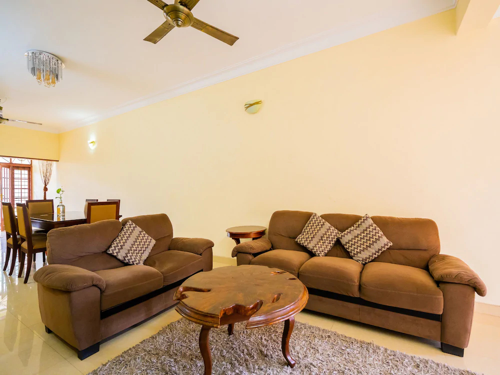 Fort Beach Service Apartment by OYO Rooms