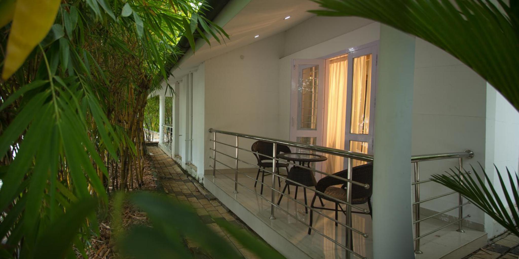 Contour Backwaters Resort & Convention Center