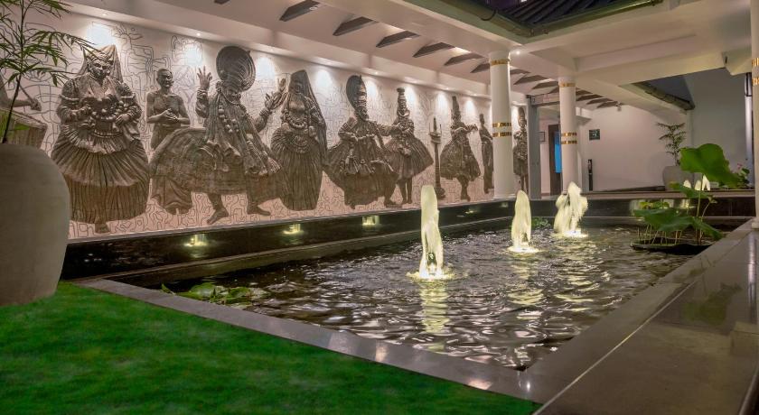 Contour Backwaters Resort & Convention Center