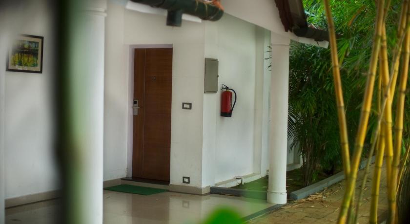 Contour Backwaters Resort & Convention Center