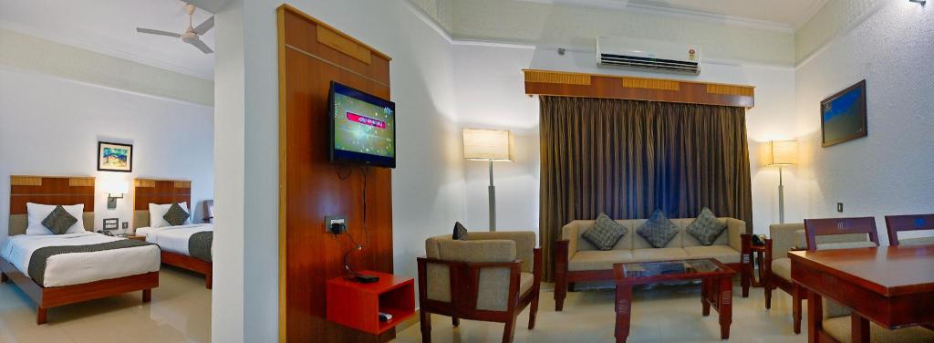 Contour Backwaters Resort & Convention Center