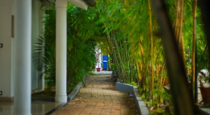 Contour Backwaters Resort & Convention Center