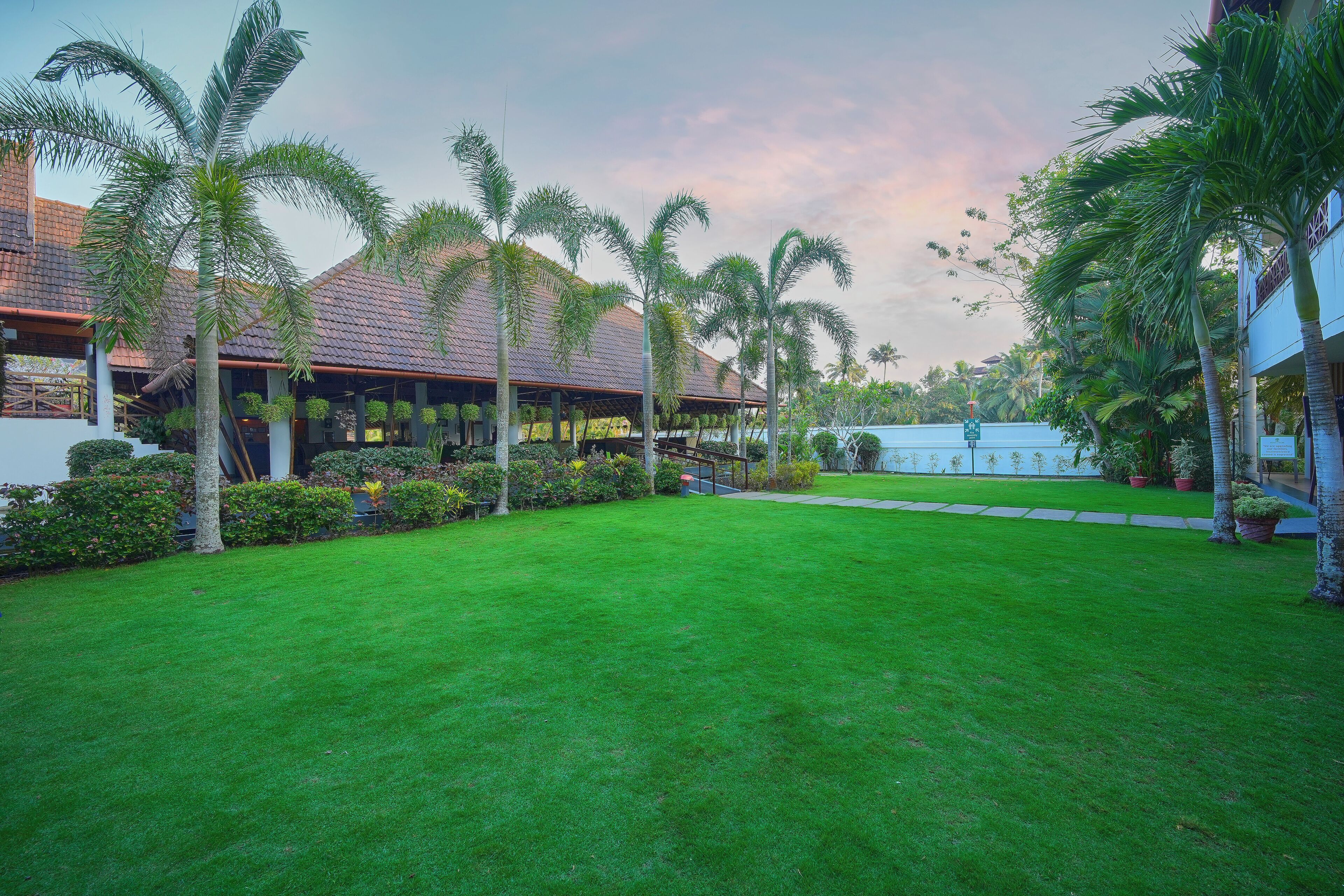 Park Regis Aveda Kumarakom