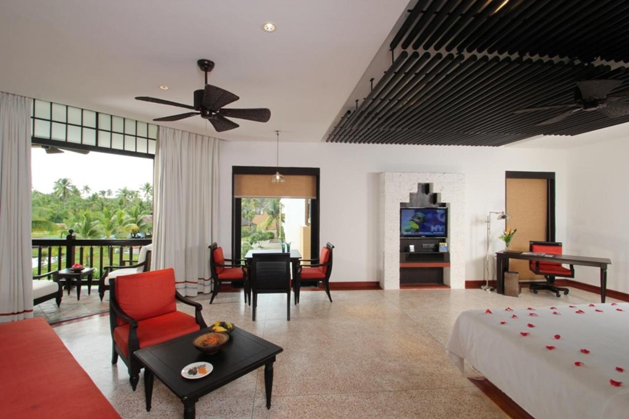 Vasundhara Sarovar Premiere