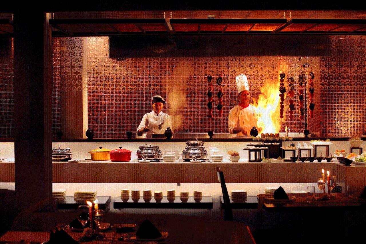 Vasundhara Sarovar Premiere