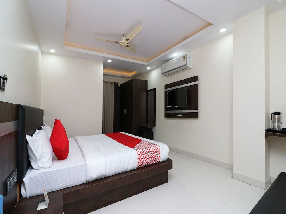Capital O 15671 Hotel Jalsa Dlx