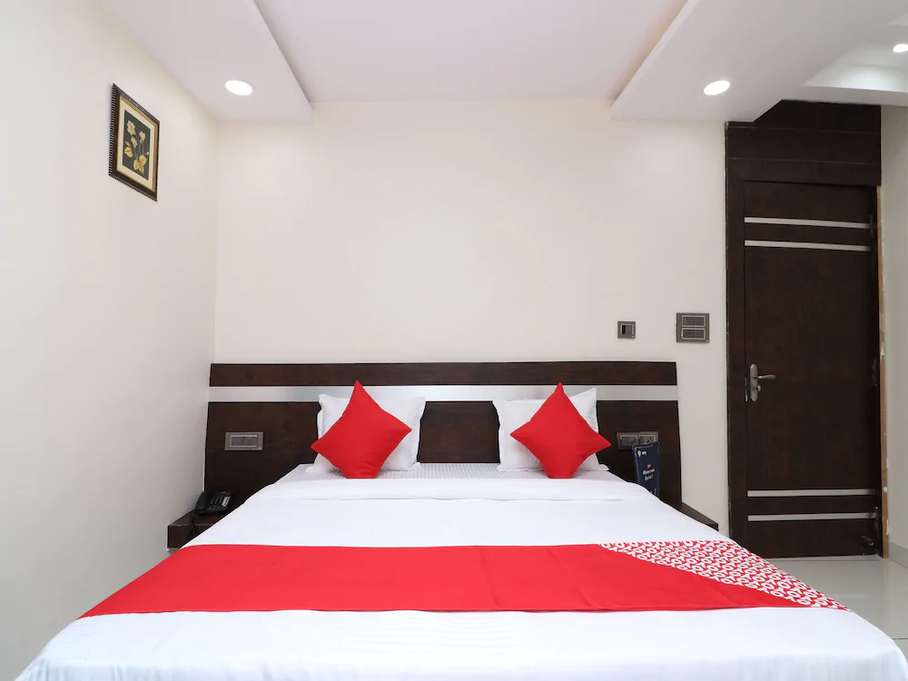 Capital O 15671 Hotel Jalsa Dlx