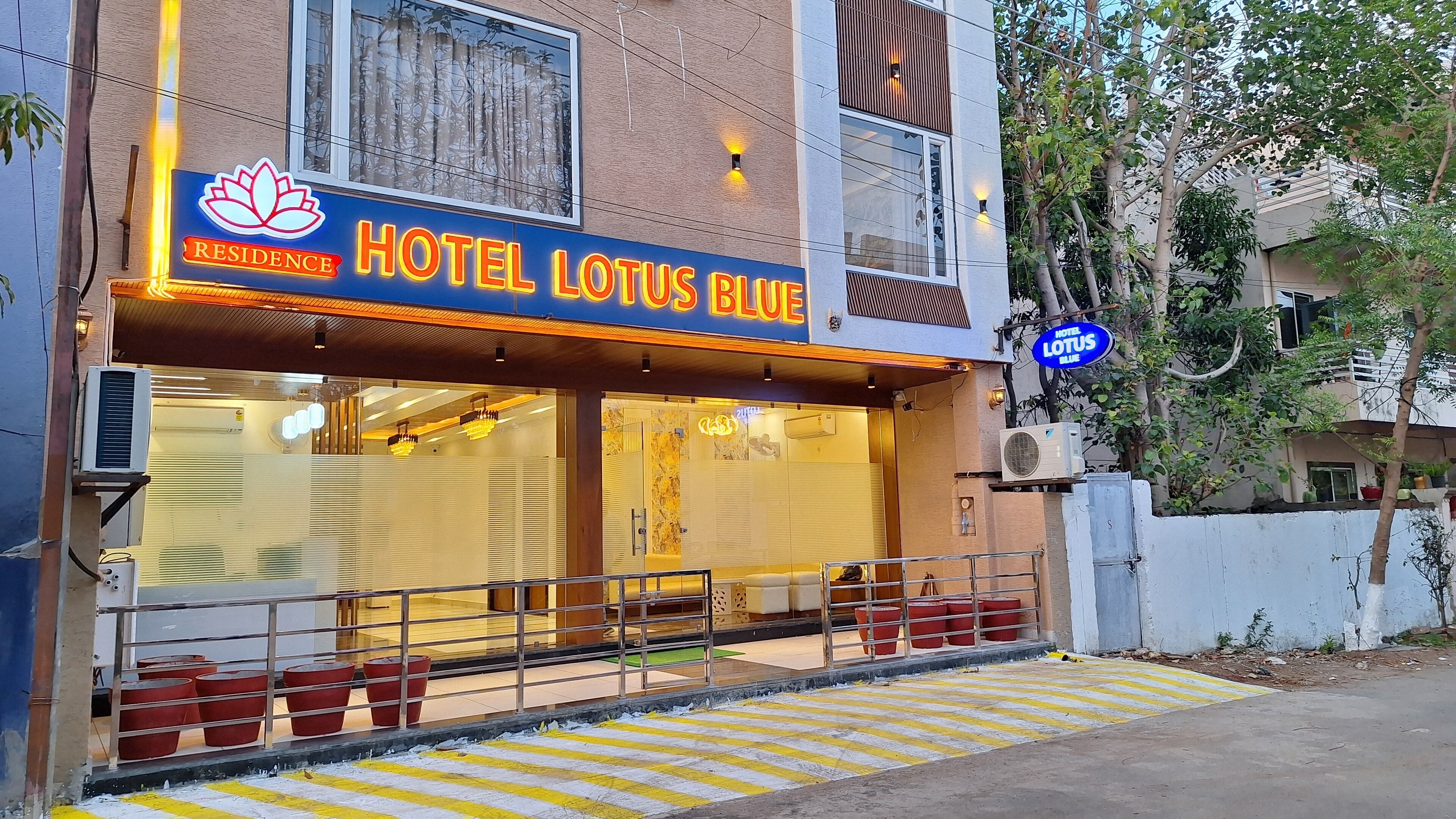 Hotel Lotus Blue By De Tulip