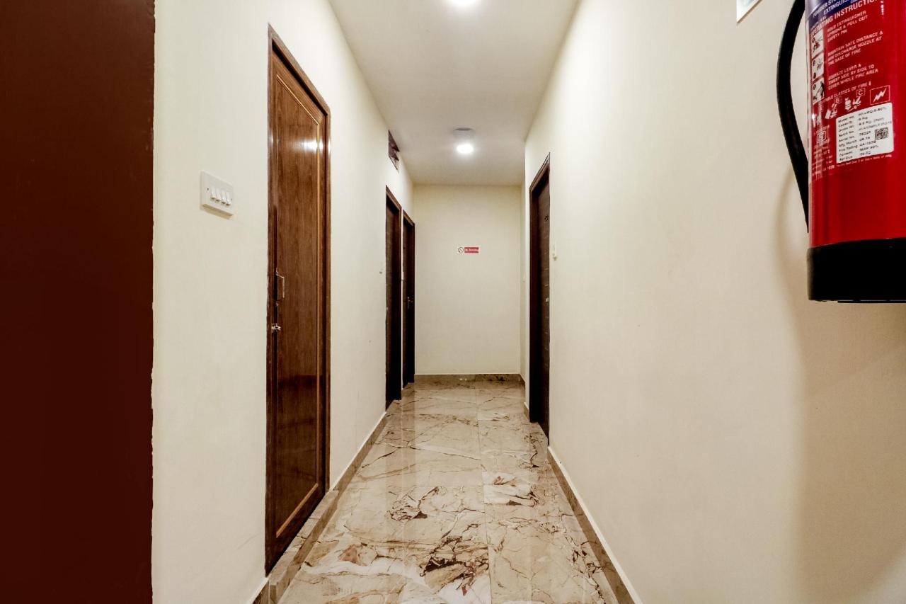 Hotel Maple Tree by OYO Rooms
