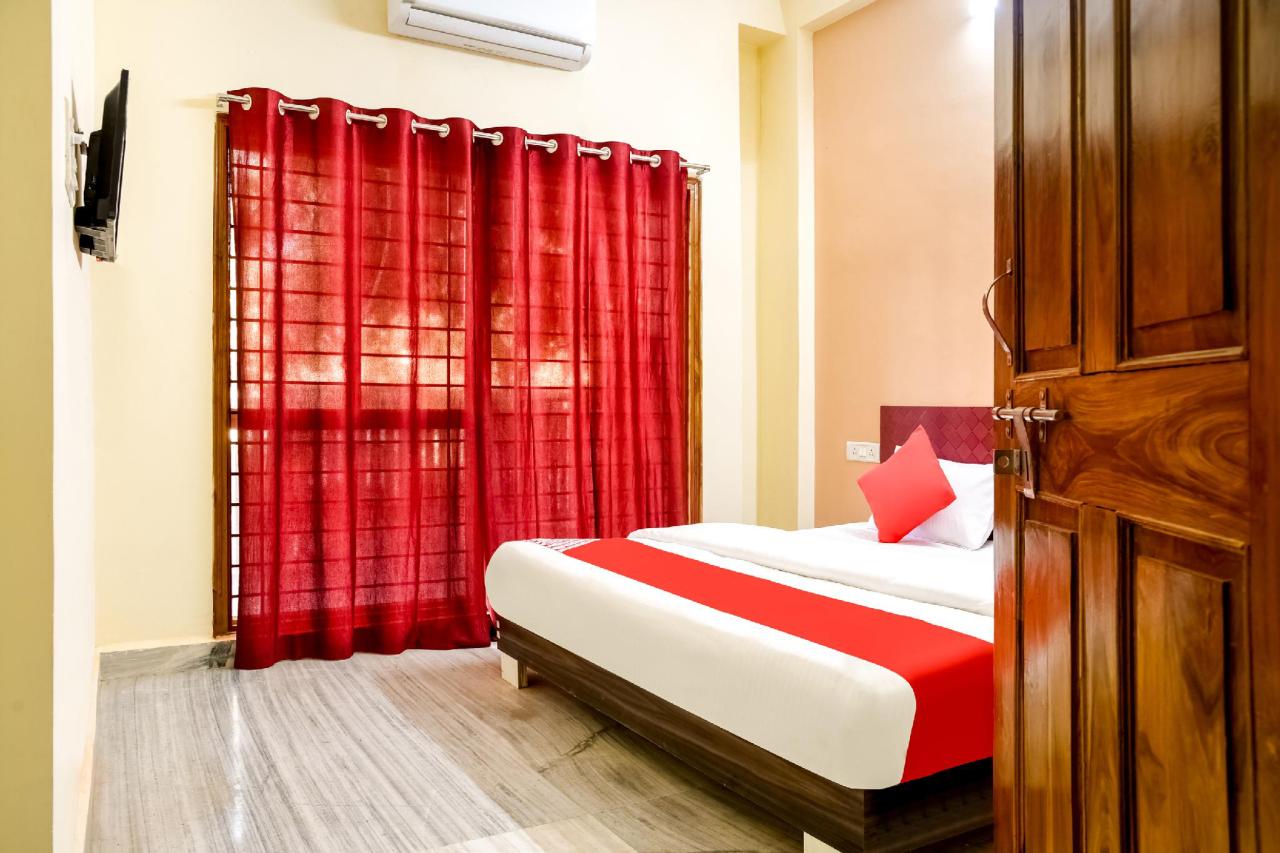Hotel Maple Tree by OYO Rooms