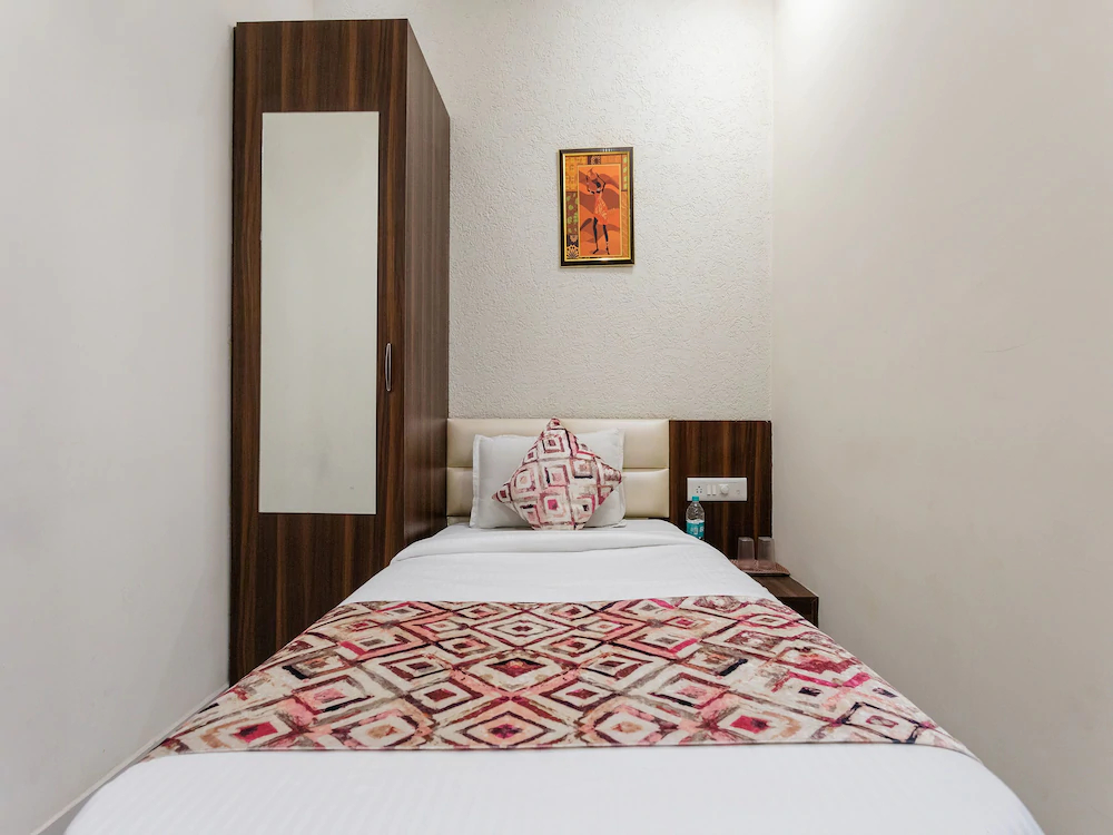 Hotel Shri Vilas By OYO Rooms