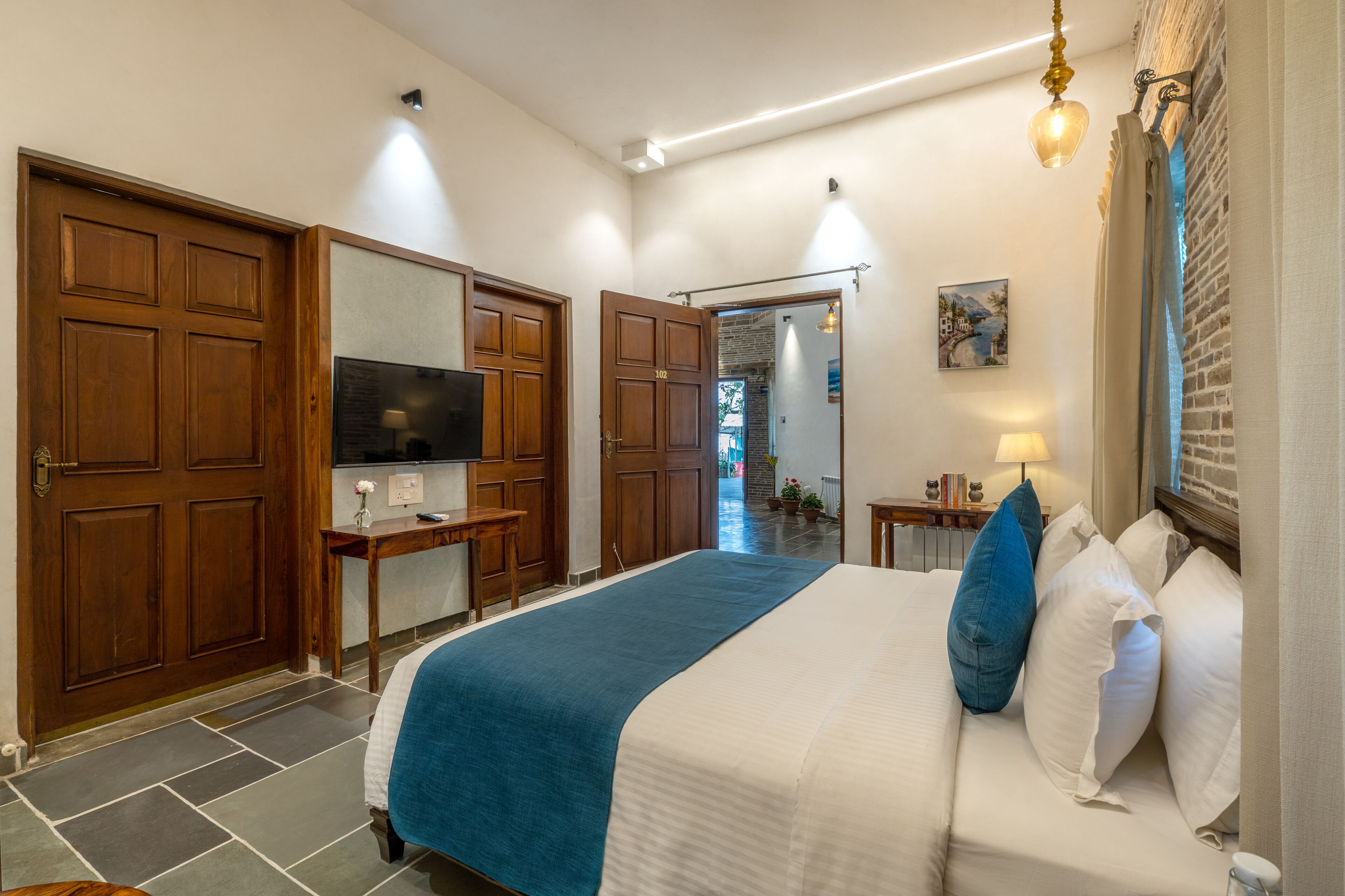 Moonstone Bhopal Ama Stays & Trails