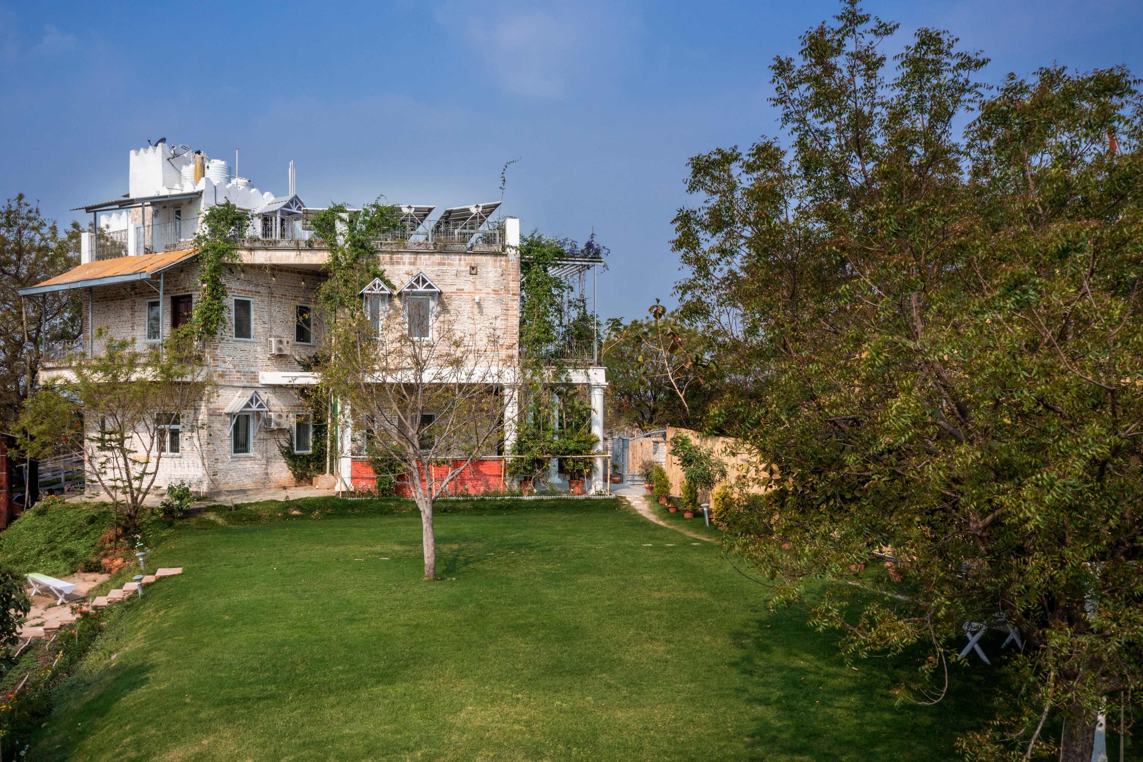 Moonstone Bhopal Ama Stays & Trails