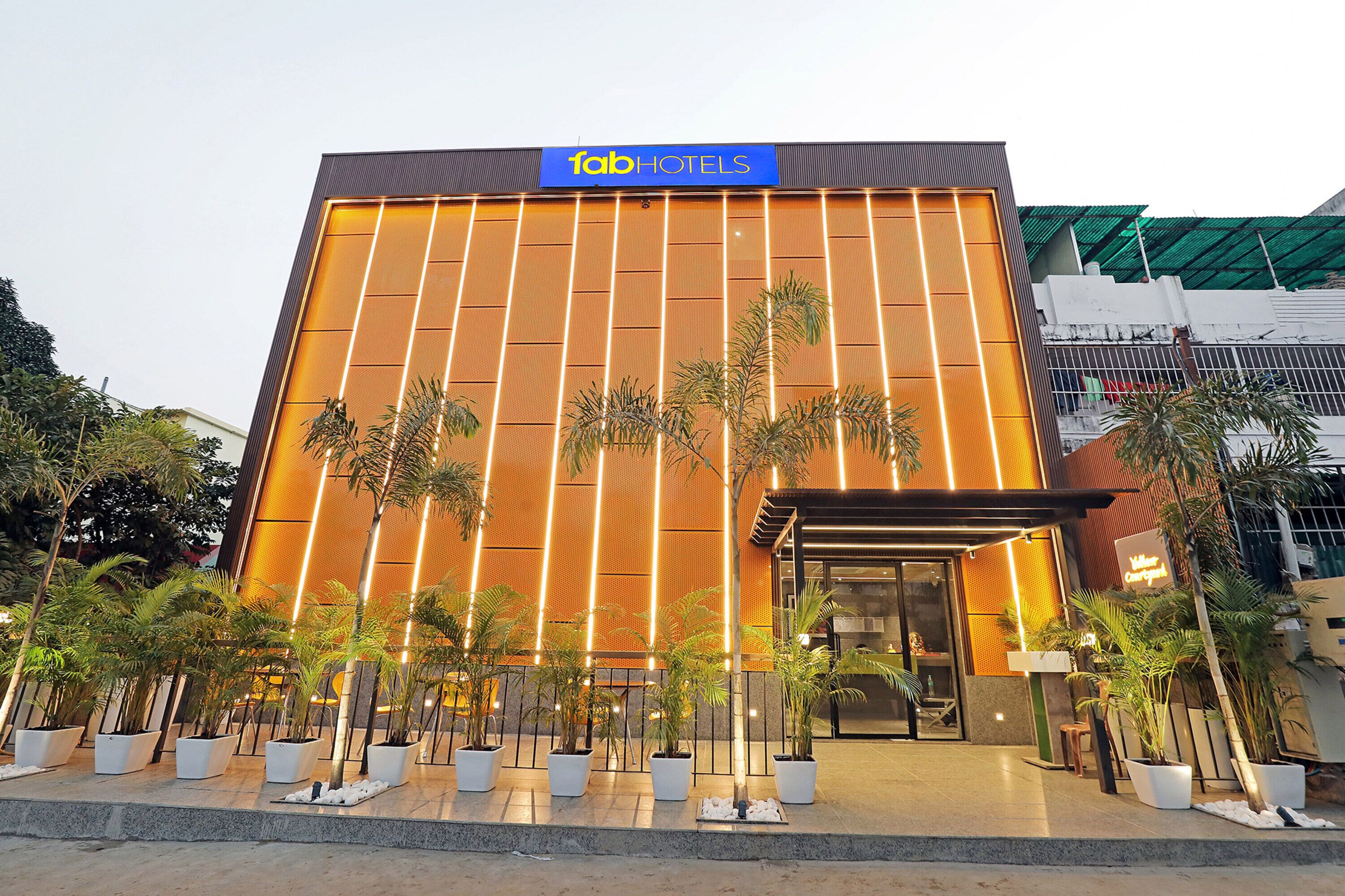 Oasis Yellow Courtyard by Fabhotel