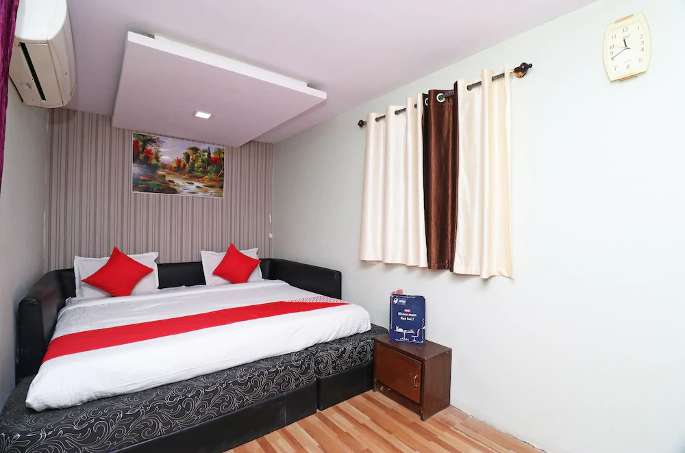 OYO 23419 People's Club