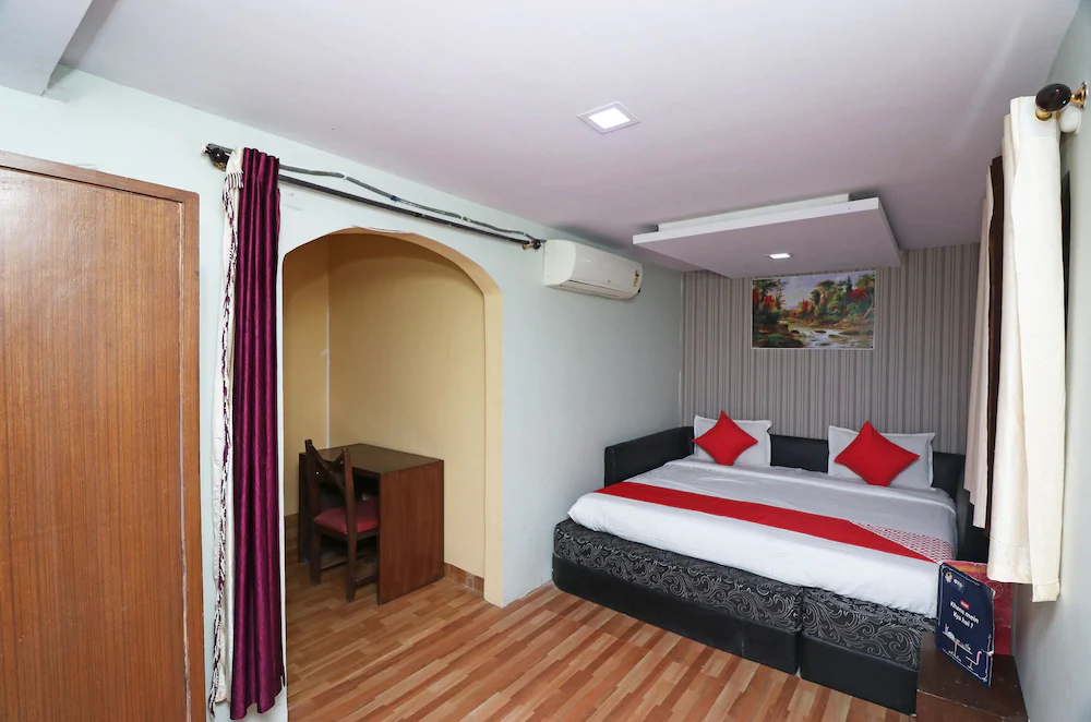 OYO 23419 People's Club