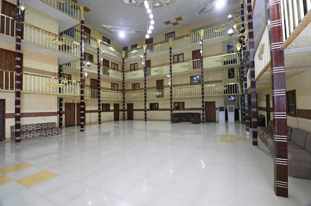 OYO 23419 People's Club