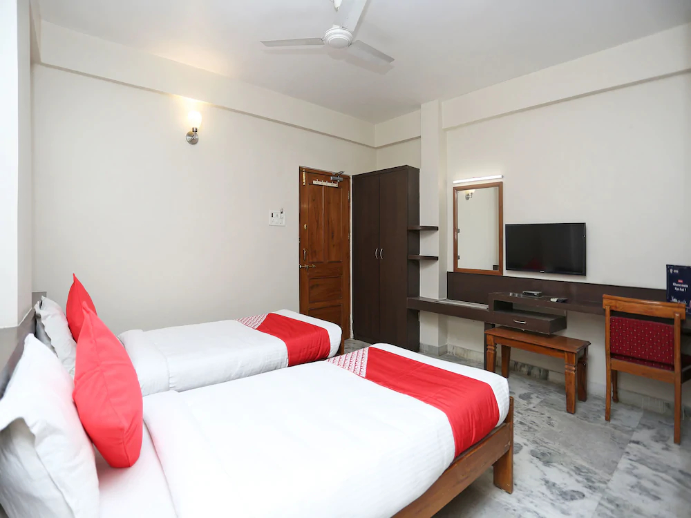 Vijay Palace by OYO Rooms