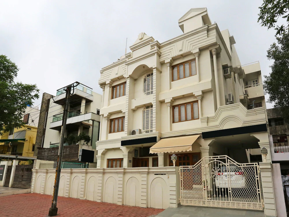 Vijay Palace by OYO Rooms