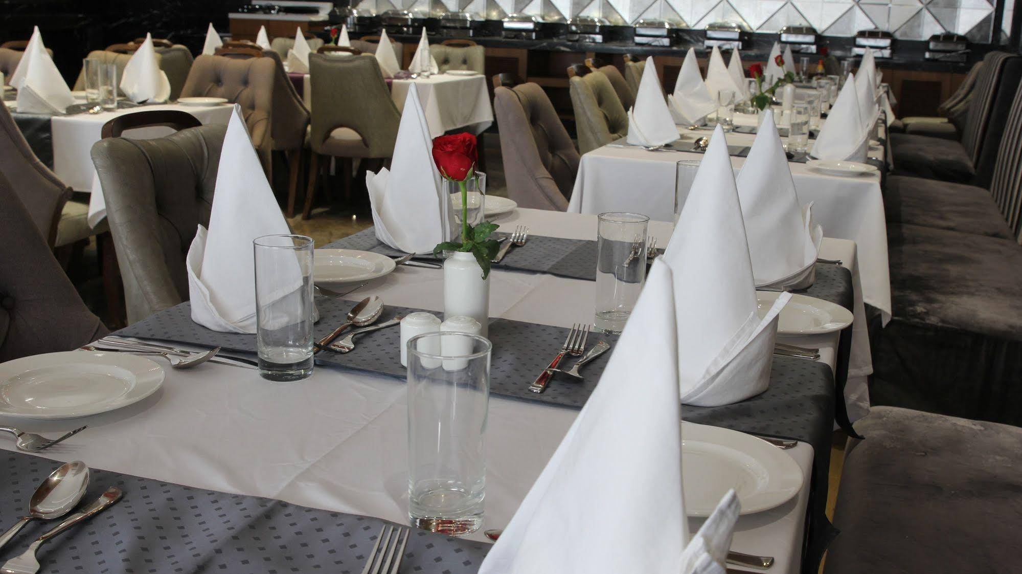 Clarks Inn Suites Gwalior