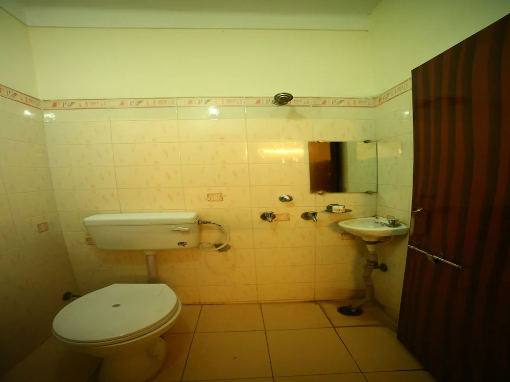 OYO 15933 Hotel V Square