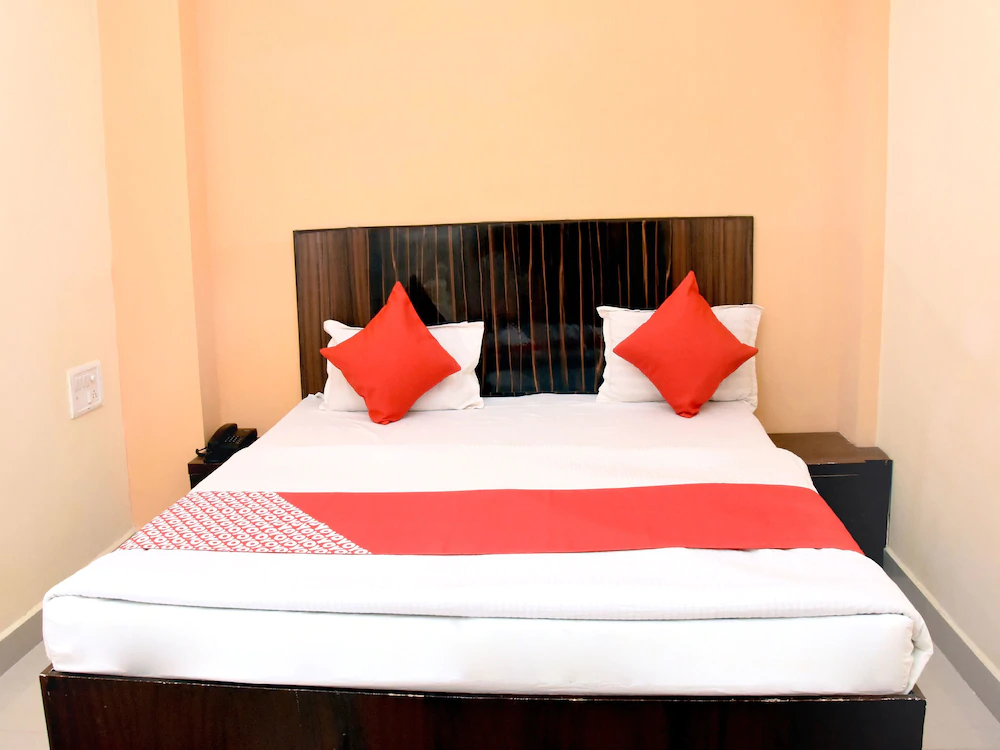 Shree Ambe Tara Guest House By OYO Rooms