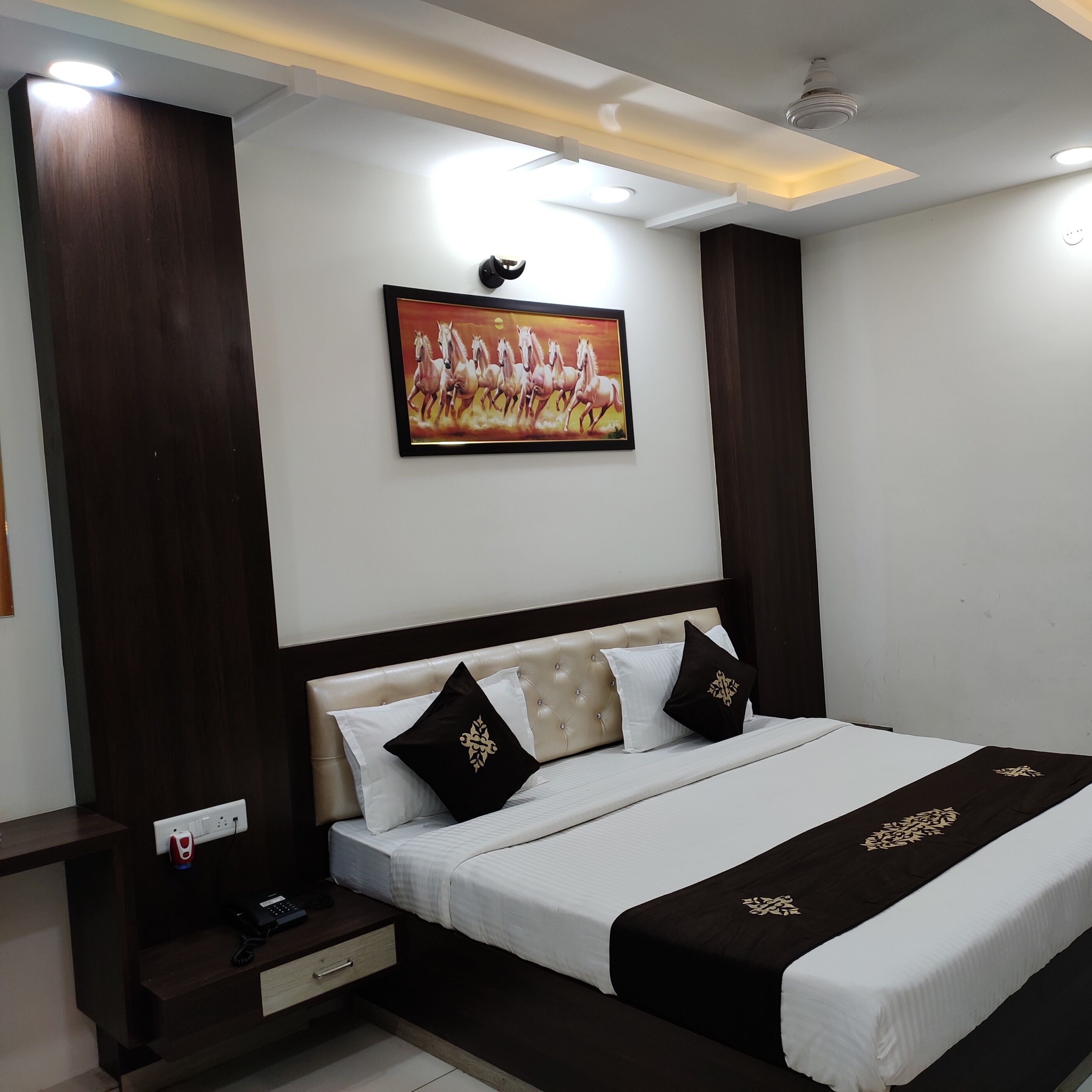 Vinayak Palace Hoshangabad