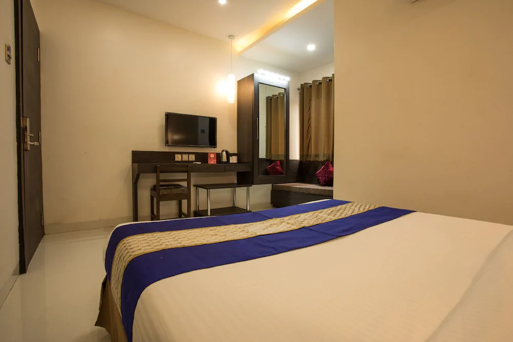 Anroute Stays South Tukoganj