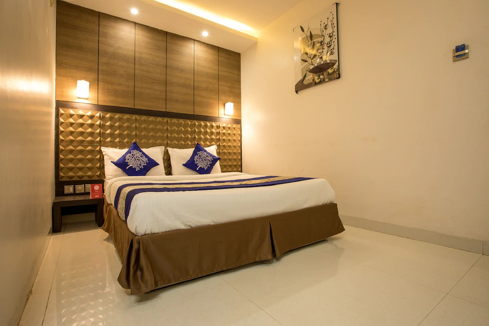 Anroute Stays South Tukoganj