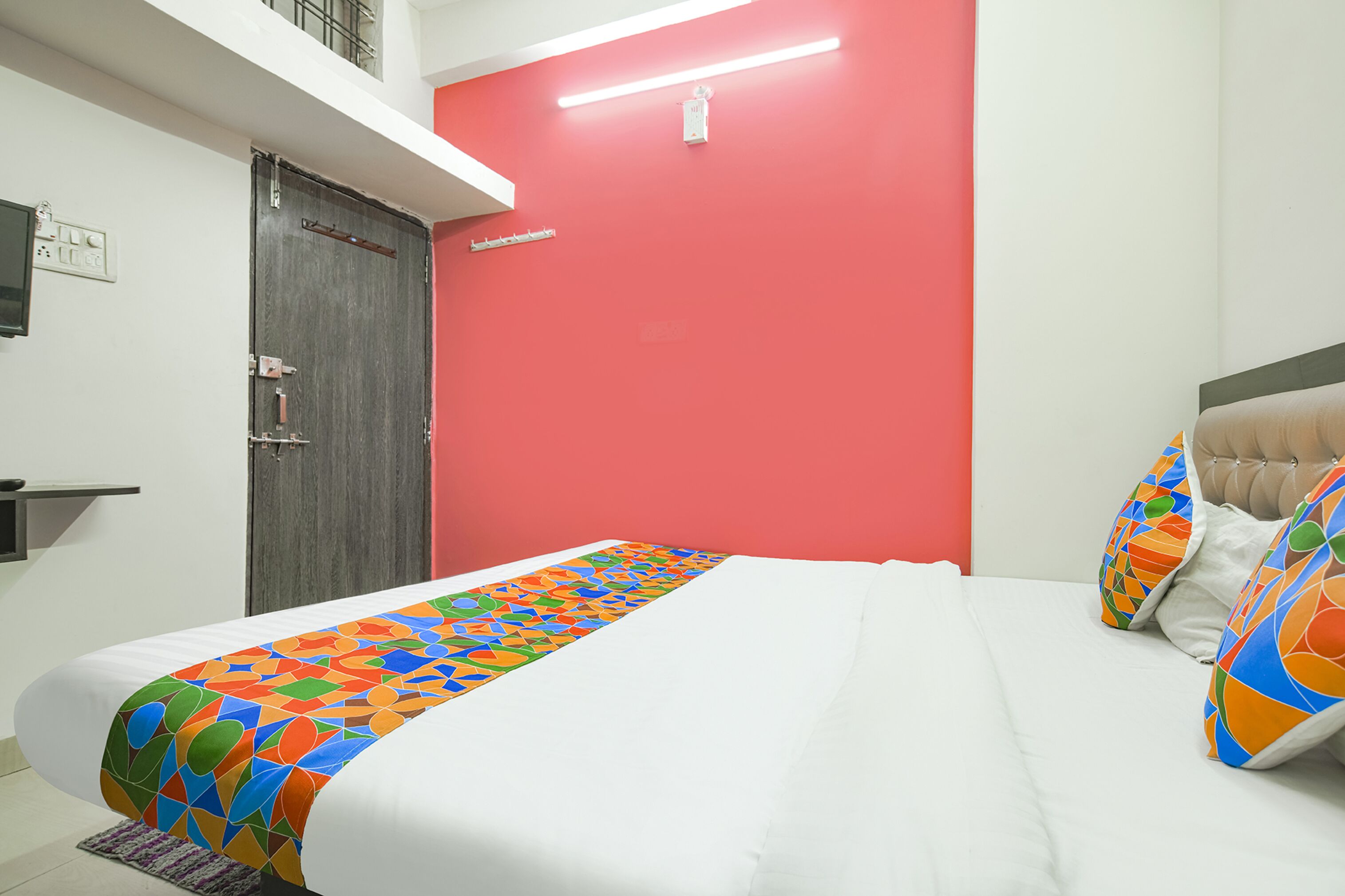 Fabexpress Royal Palace Inn