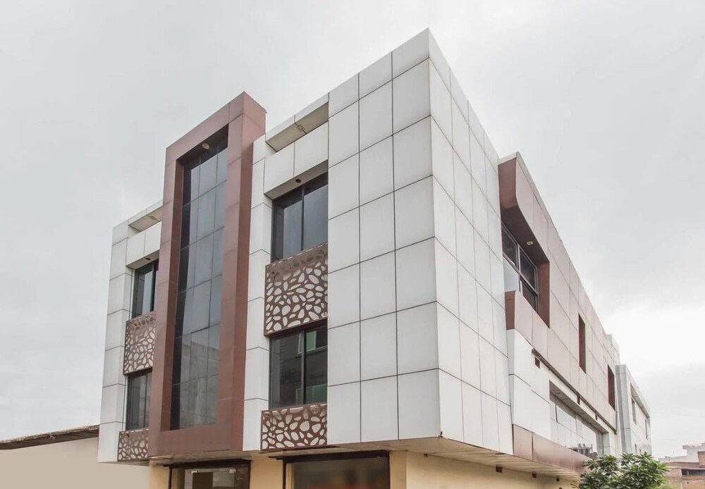 Hotel Antilia by OYO