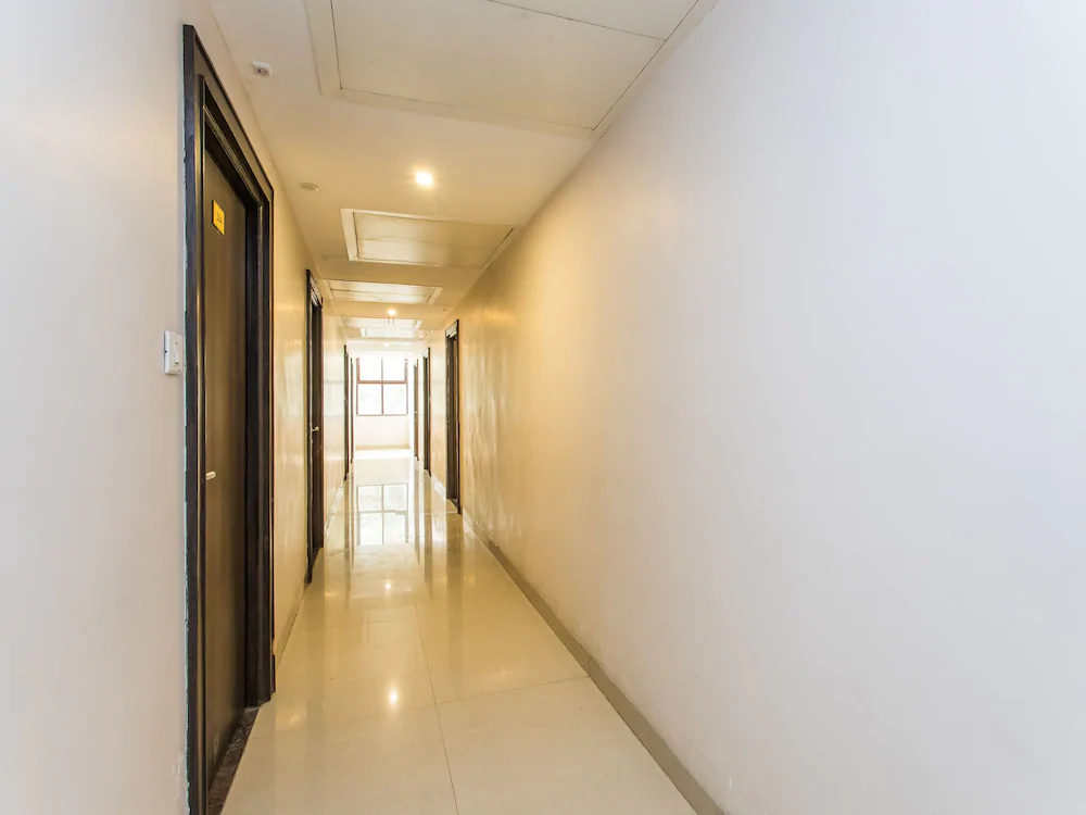 Hotel Bee Town By FabHotels