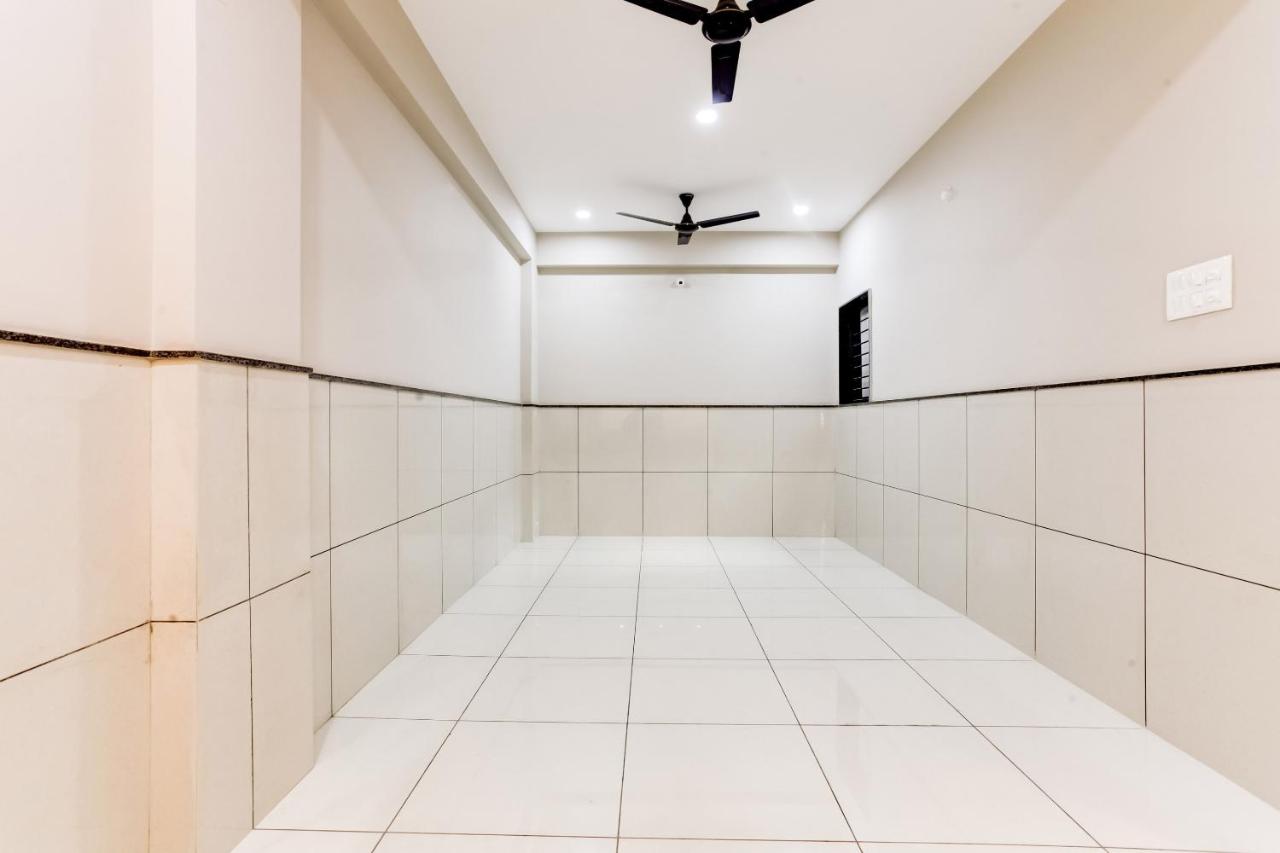 Hotel Cadbury by OYO Rooms