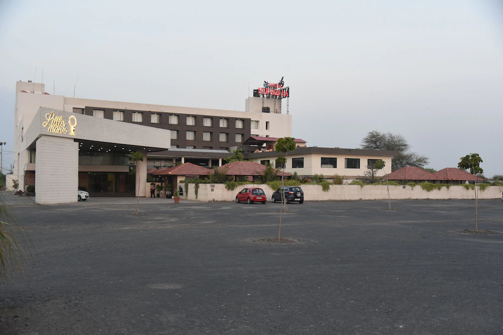 Nirvanaa Hotel & Resort