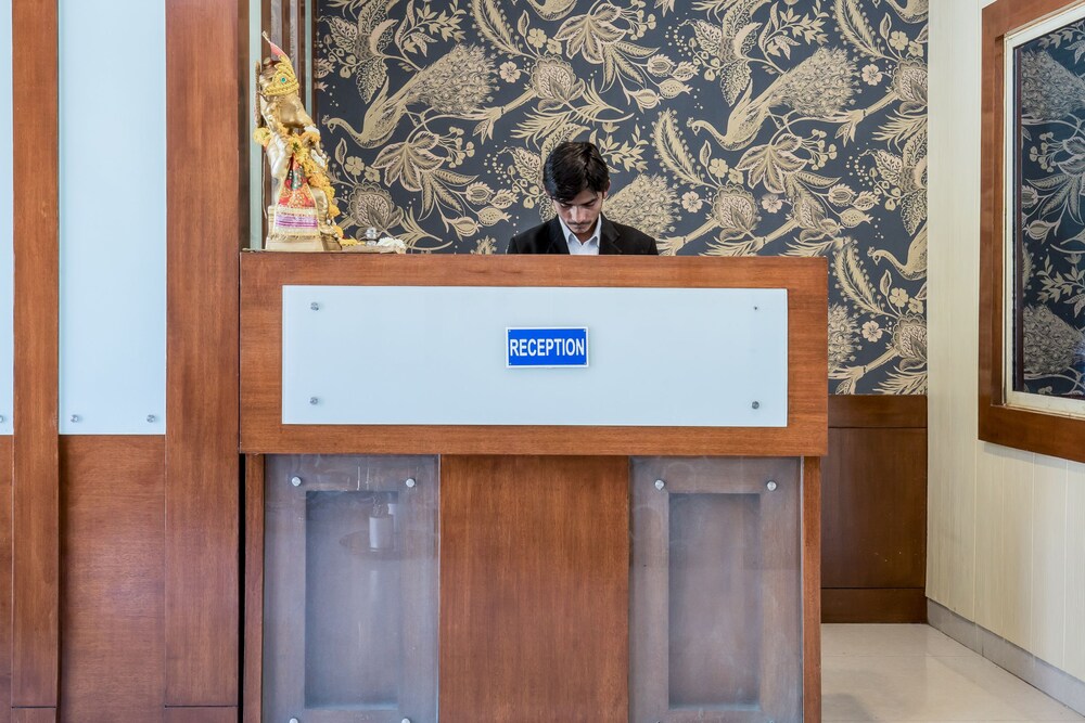 OYO 26905 Hotel Aalishan