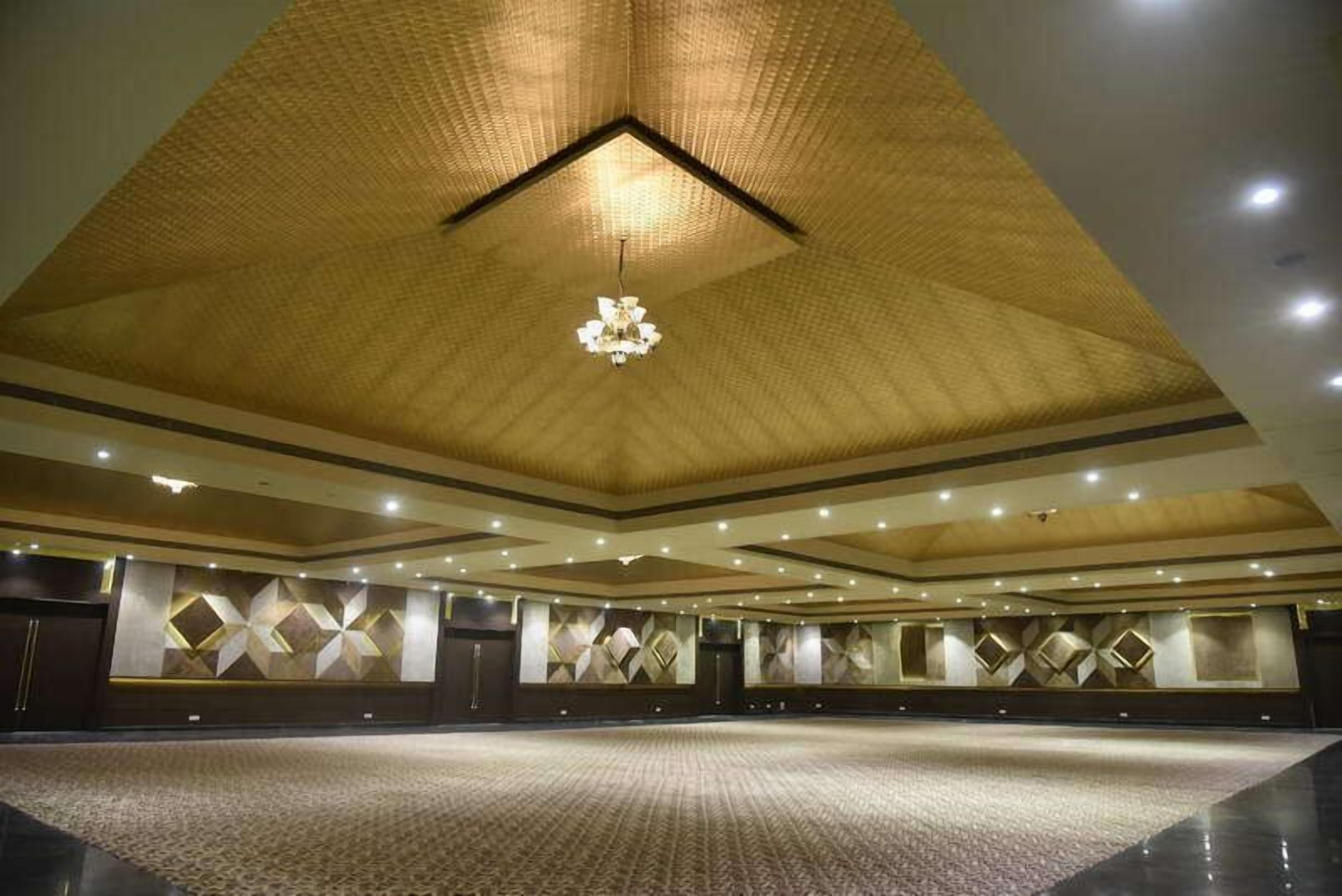 Pride Hotel & Convention Centre Indore