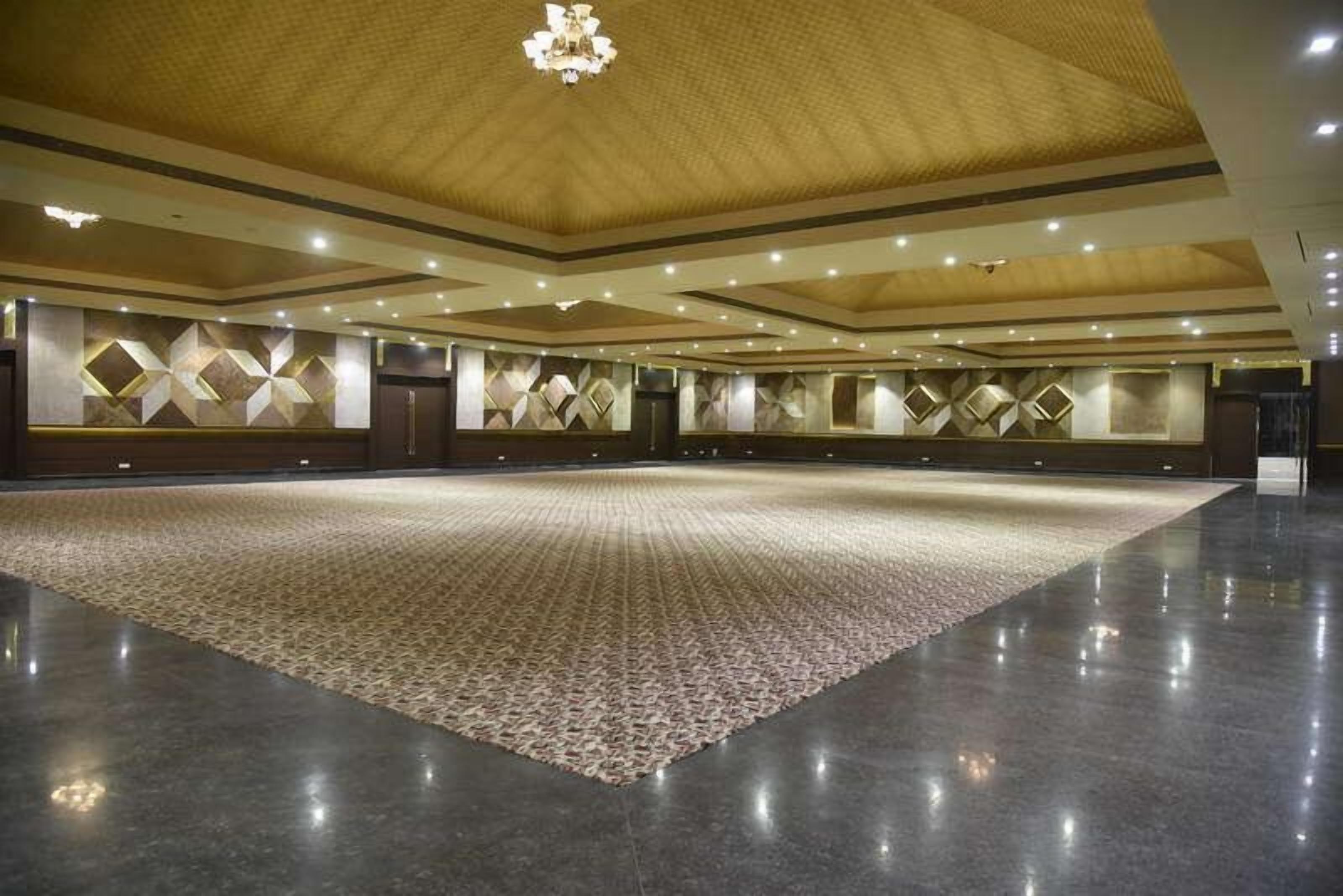 Pride Hotel & Convention Centre Indore